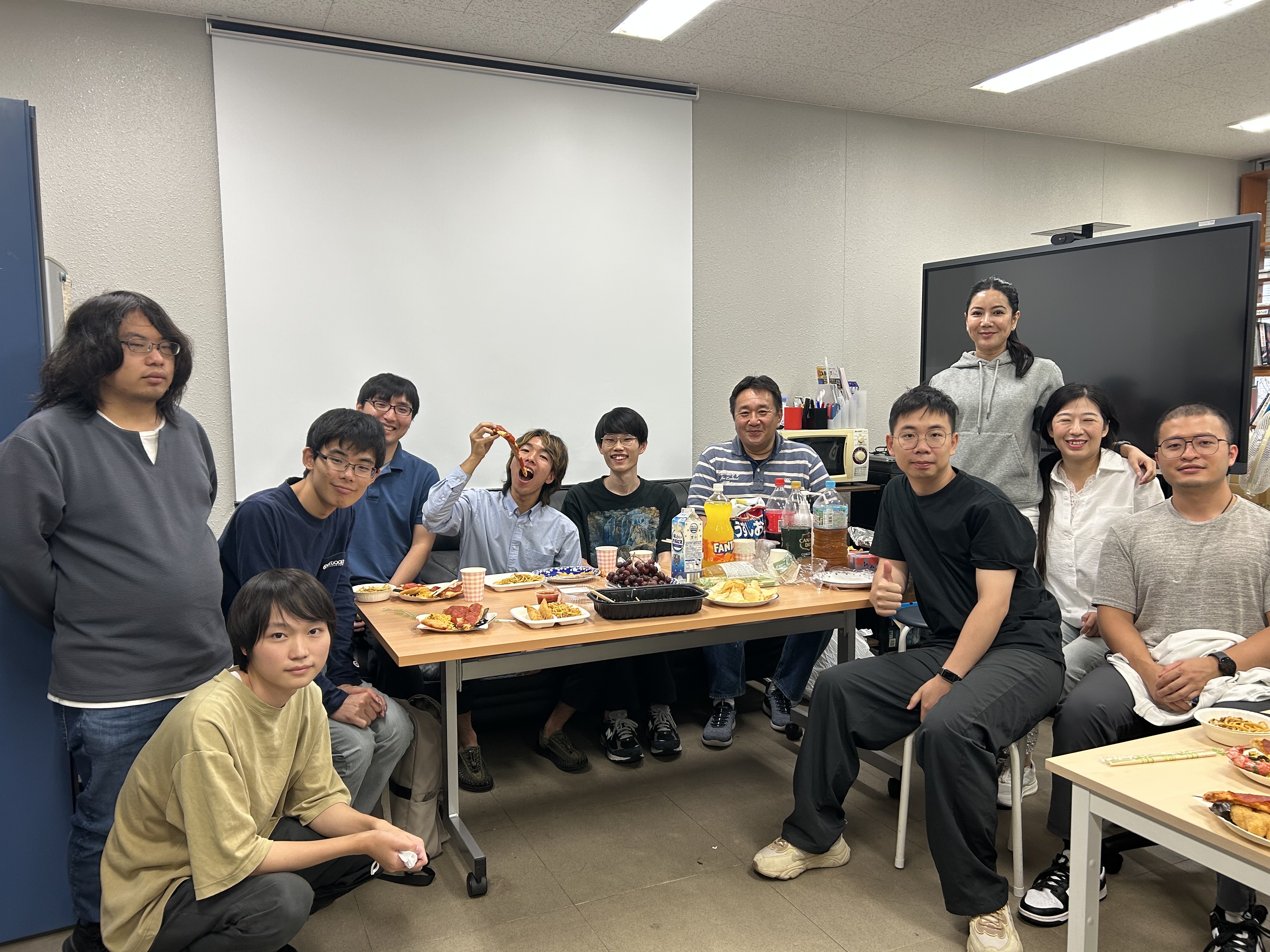 最近の写真:マレーシアからの学生とパーティ